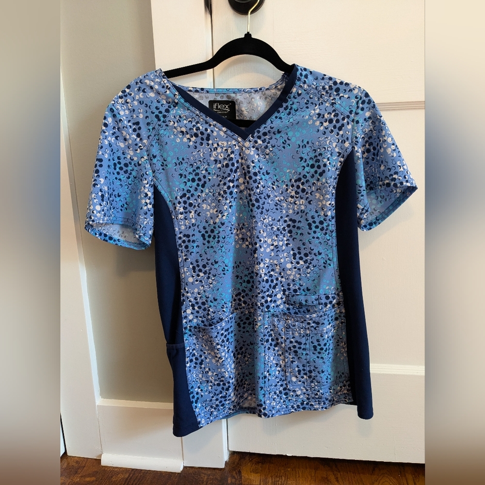 Cherokee iFlex scrub top